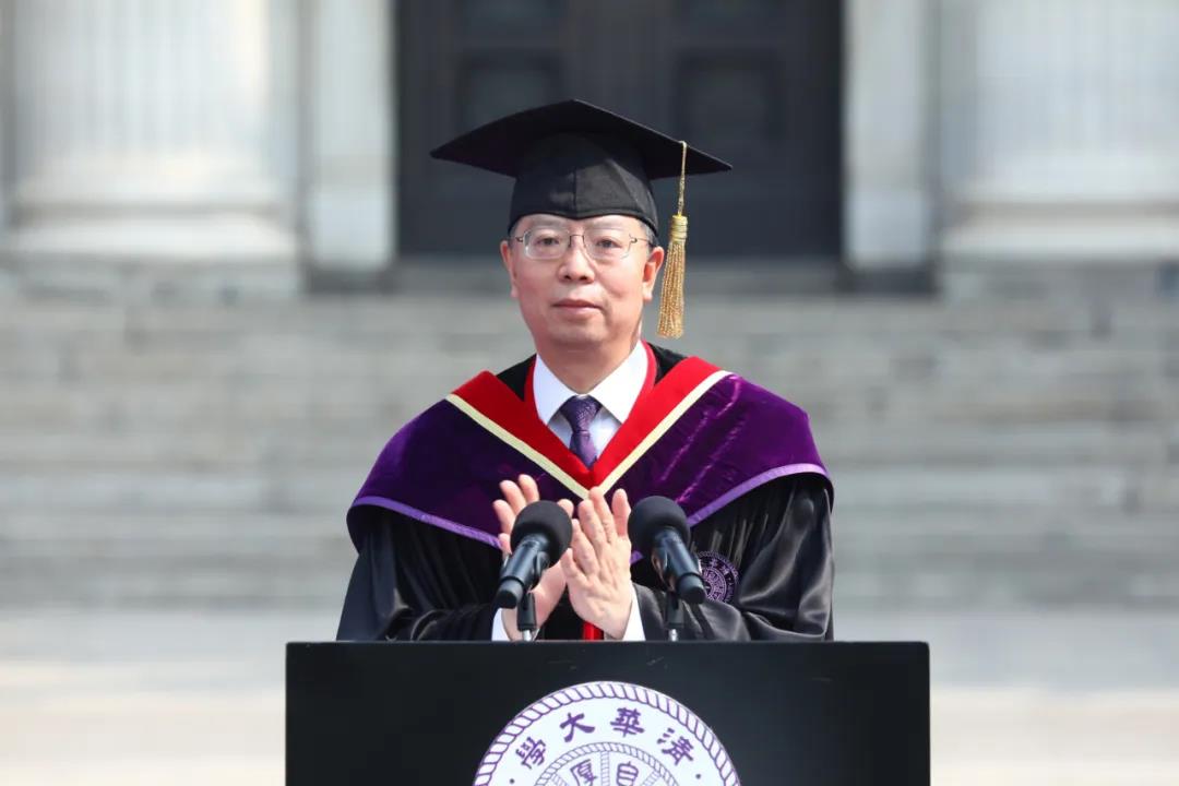 清华大学校长邱勇在2020年研究生毕业典礼上的讲话 | 用一生去坚守不可放弃的职责